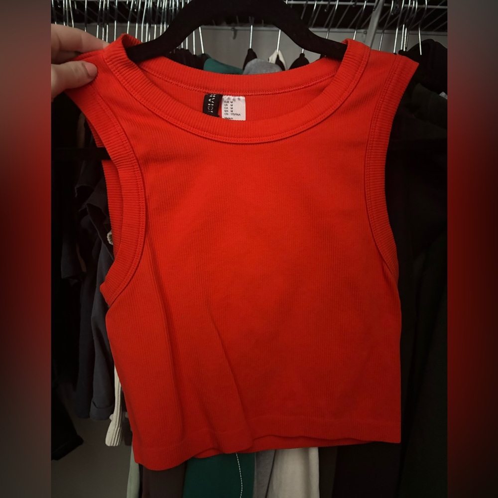 Adorable neon tight cropped tank!